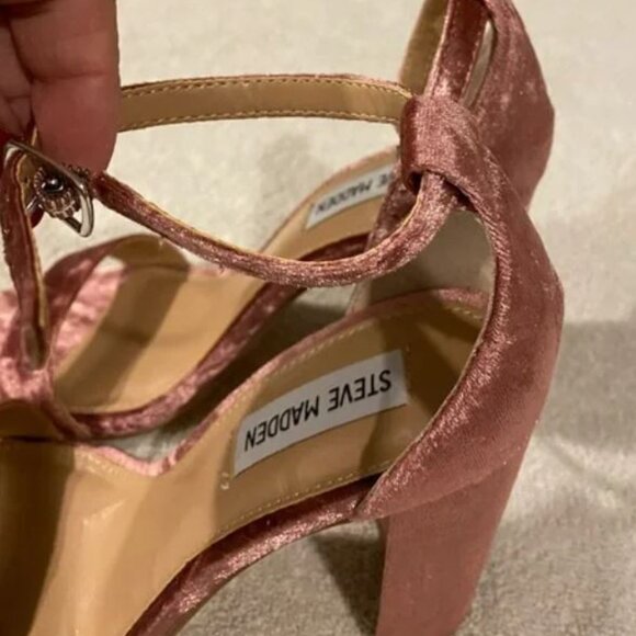 NWOT STEVE MADDEN Size 8 Pink Velvet Open Toe High Chunky Heel with Ankle Strap - Picture 5 of 7